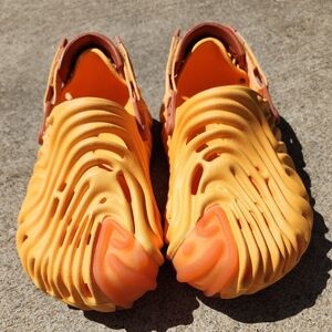 Crocs Salehe Bembury Pollex Clogs In Ice Orange W8 M6